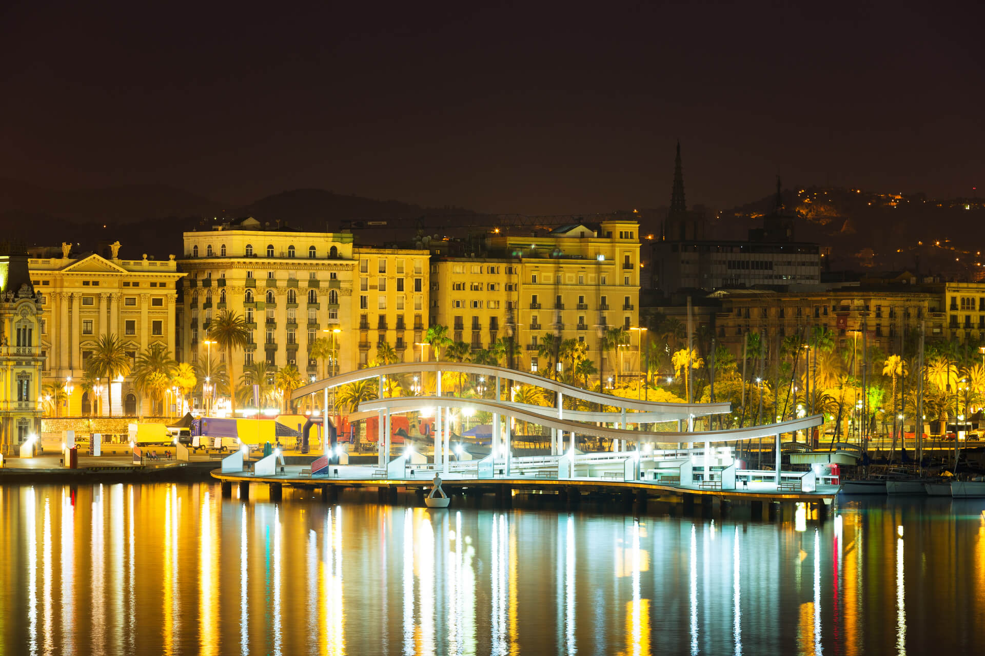 puente-en-port-vell-durante-la-noche-barcelona (1)